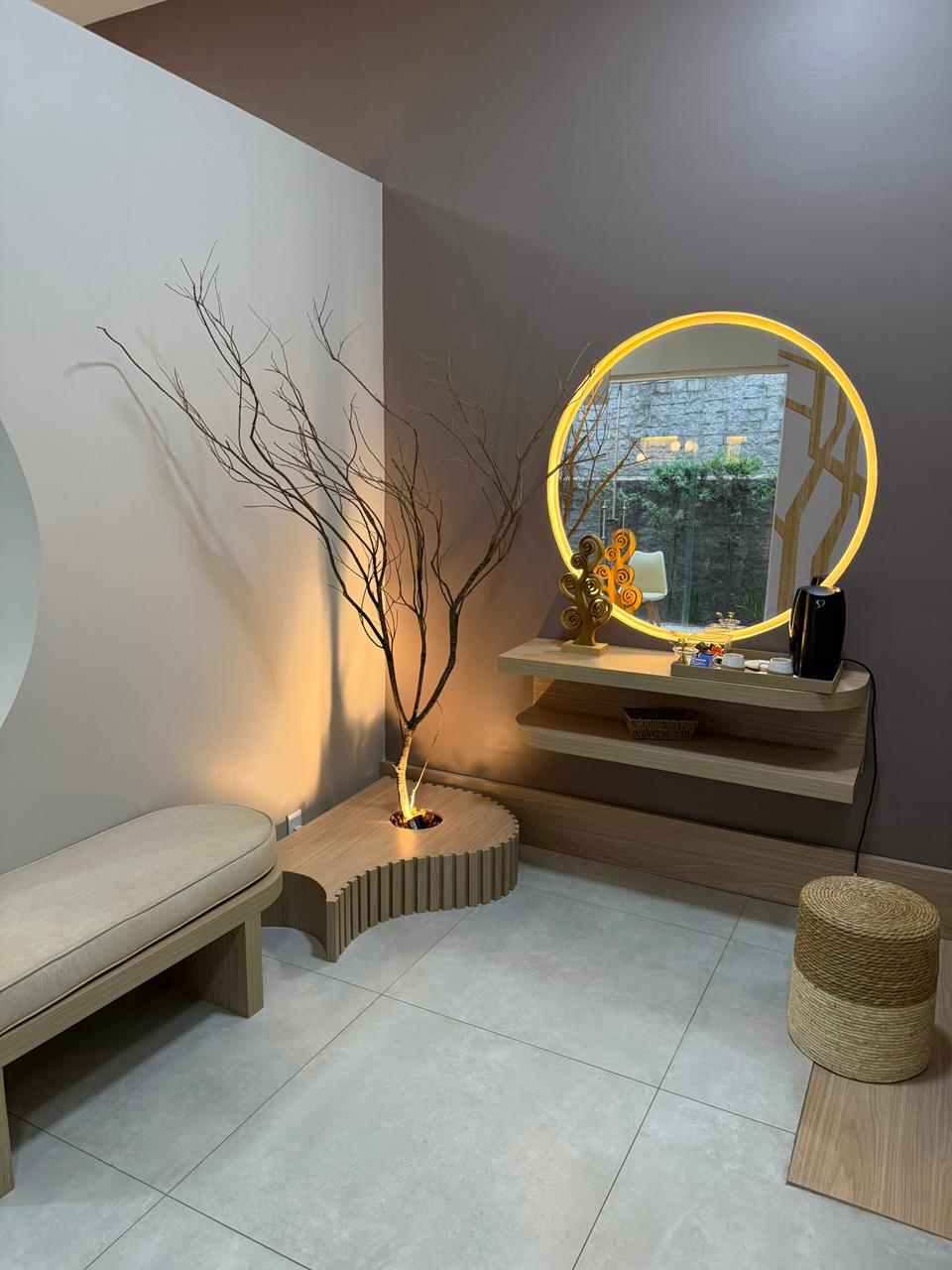 Espaço de espera com ambiente aconchegante